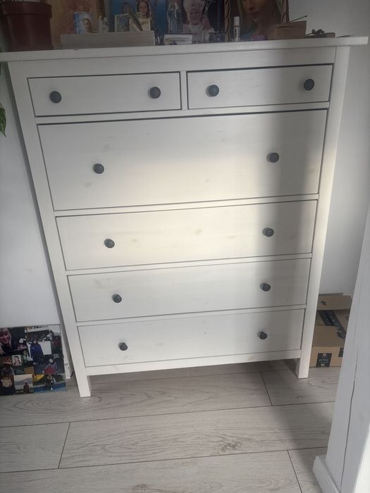 Biała komoda z Ikea