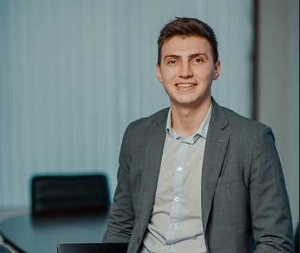 Репетитор з математики, фізики, хімії, історії,української,англійської