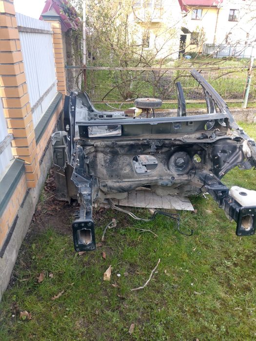 Передня четверть Опель корма д 2010