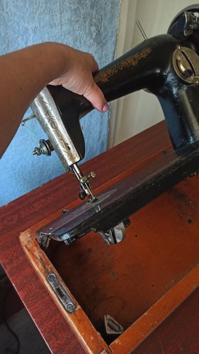 Швейна машинка настільна імені Калініна