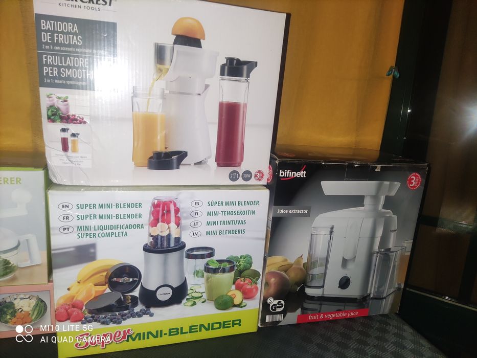 Vários modelos de batideiras/liquidificadores