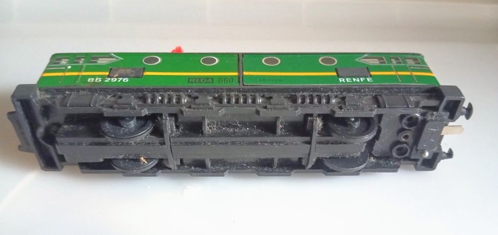 Pista de comboio para reaproveitar.