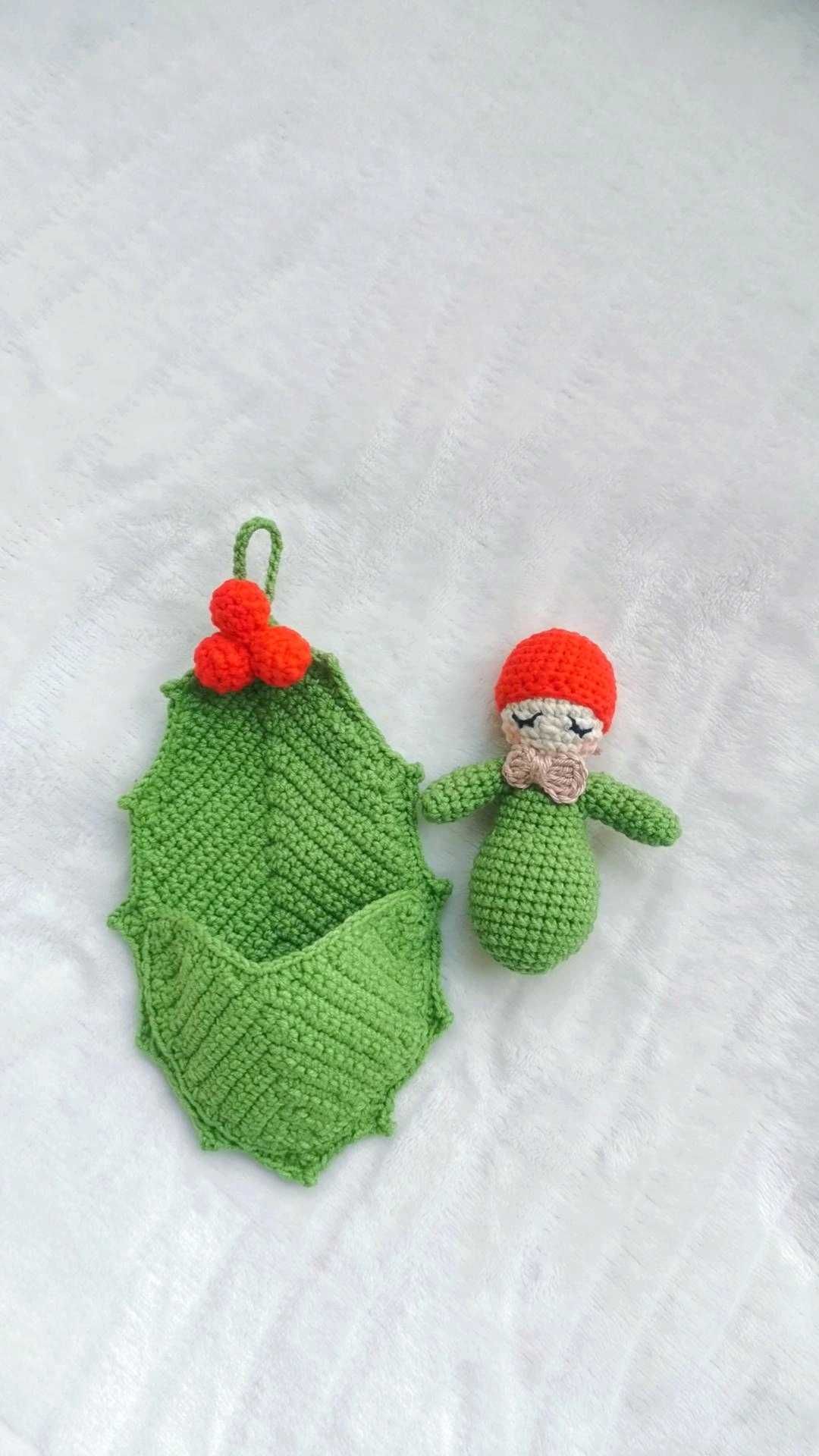 Ostrokrzew na szydełku, Holly baby handmade, rękodzieło