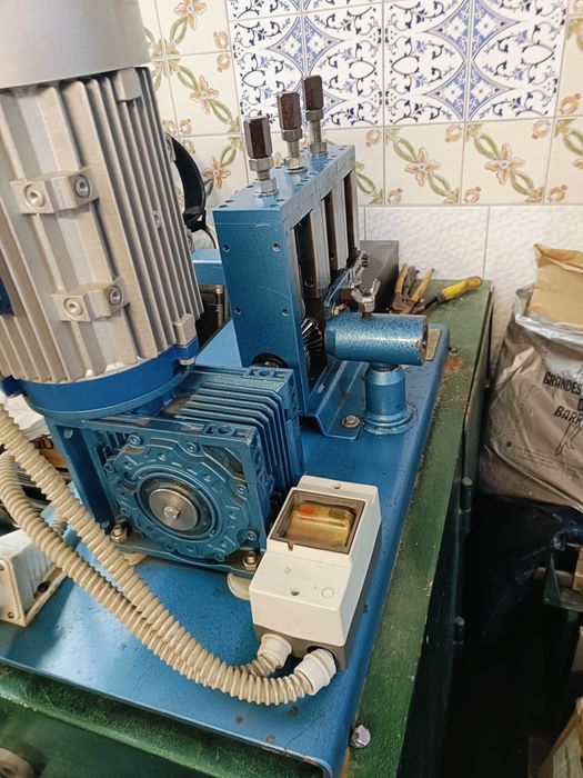 Máquina descarnar cobre