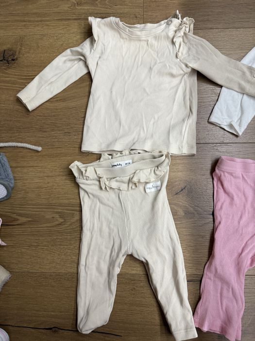 набір одягу на дівчинку осінь