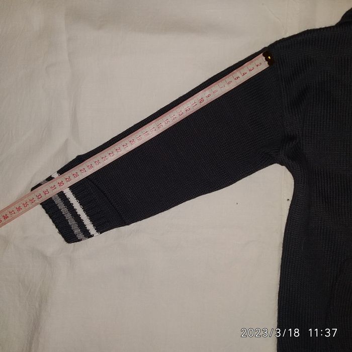 Свитер32р. детский новый,на 4-5лет