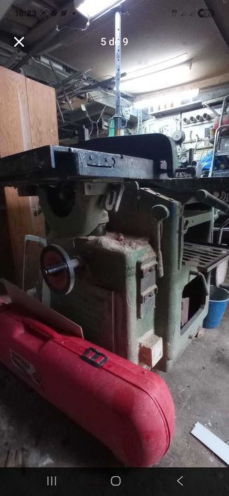 Máquina multifunções para madeira, para desocupar