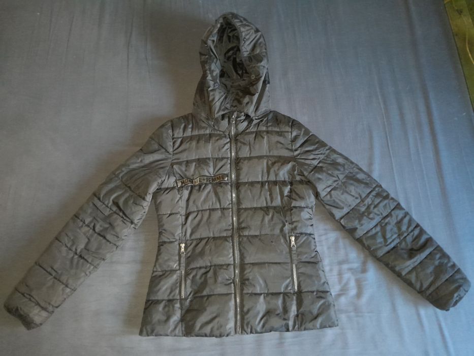 Продам курточку для девочки