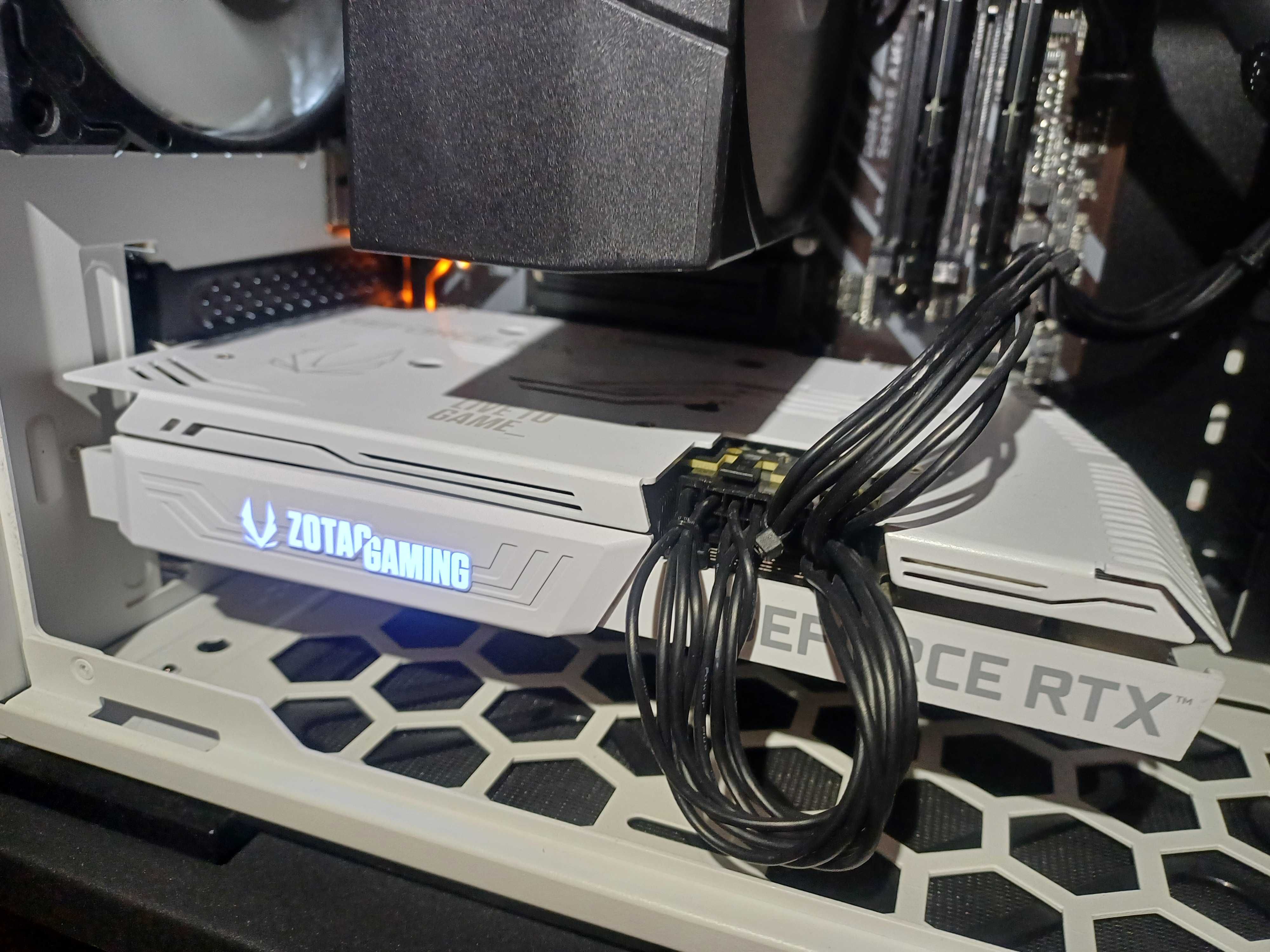 ZOTAC GAMING GeForce RTX 3070 Twin Edge OC White Edition LHR