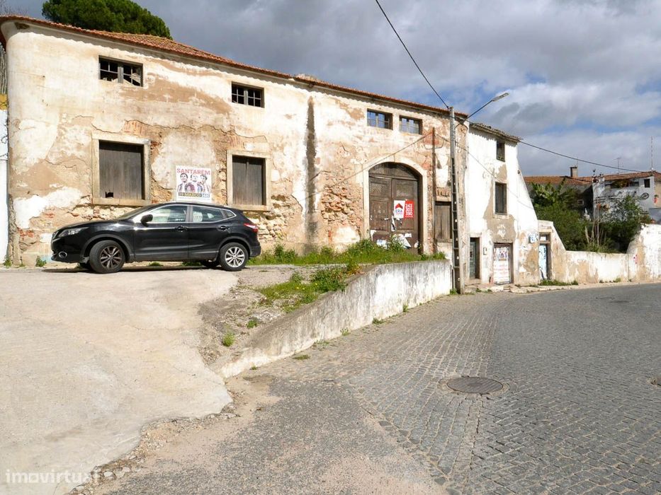 Armazém com Possibilidade de Construir Moradia