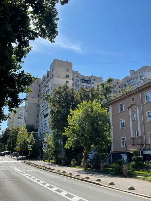 Продаж 2-к квартири на КПІ