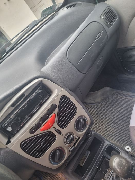 Fiat albea samochod