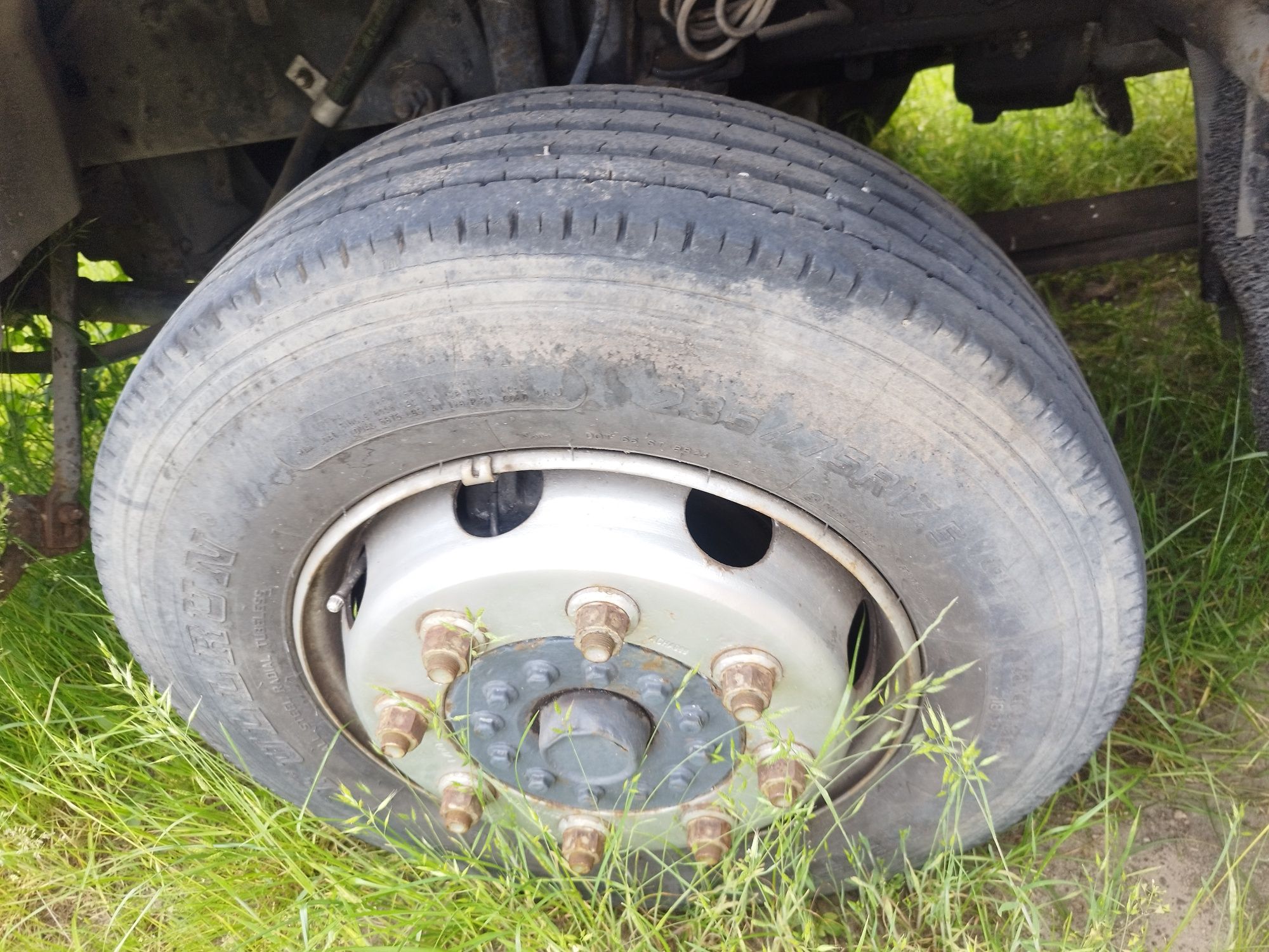 Koła 17,5 felgi opony Daf 45 235/75/R17.5 Triangle TR689