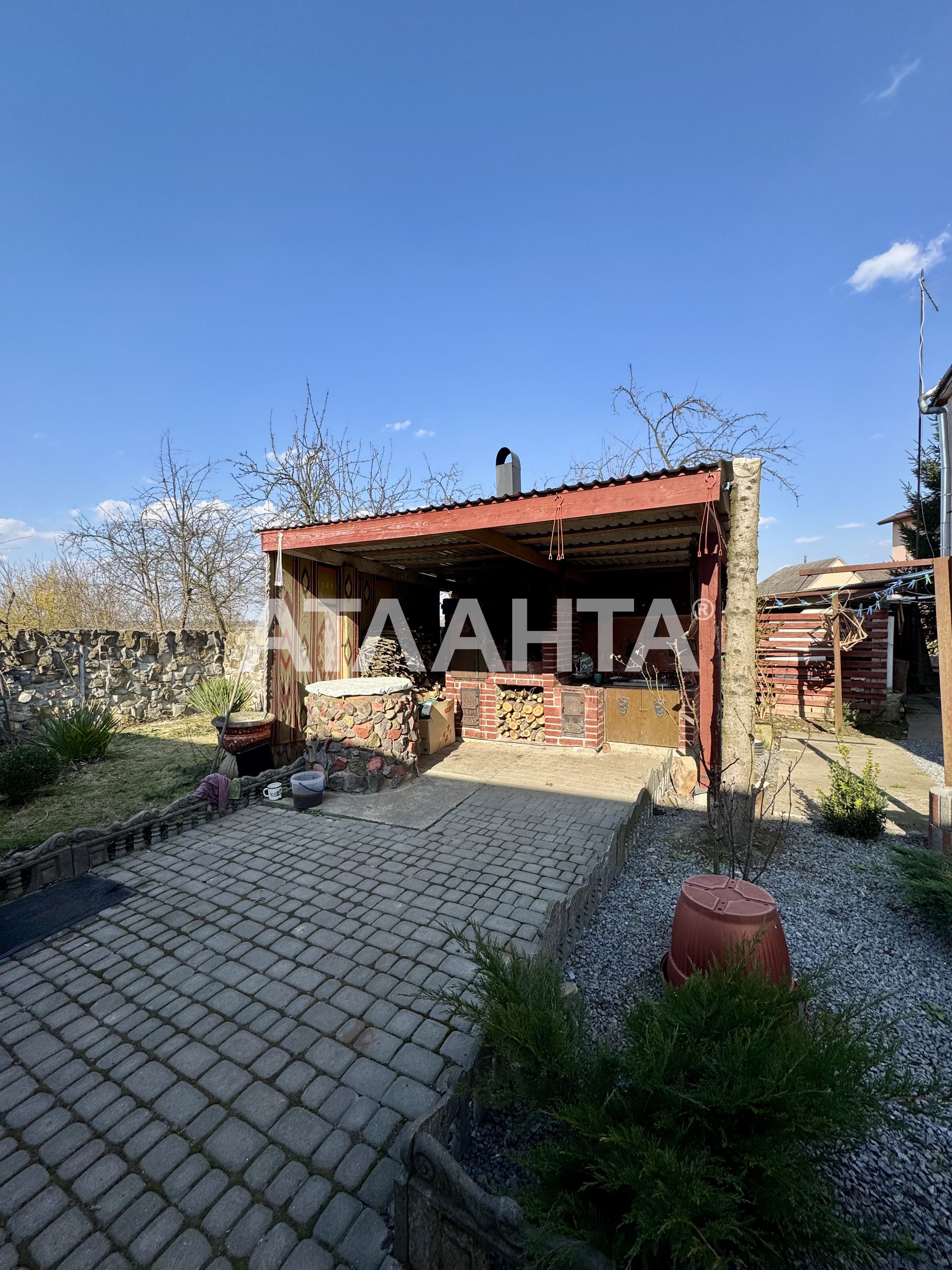 Продається  будинок близько Львова.