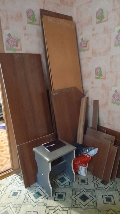 Продам прихожку з дзеркалом