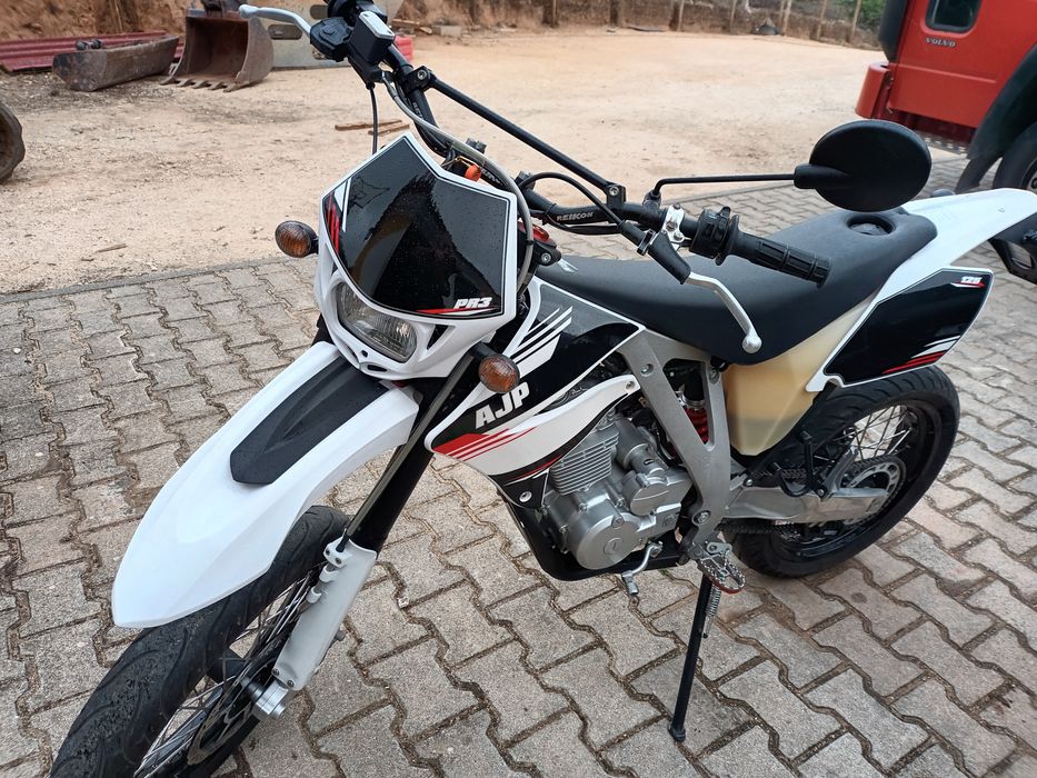 AJP 125 Supermotard