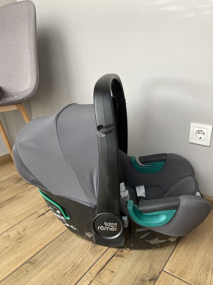 Автокрісло Britax Römer BABY-SAFE3 i-SIZE (Midnight Grey)