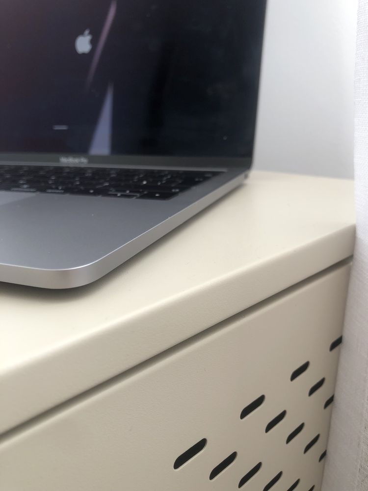 Macbook pro 13 2019 Space gray stan bdz