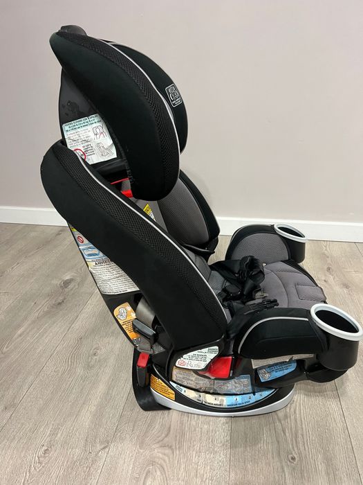 Дитяче автокрісло