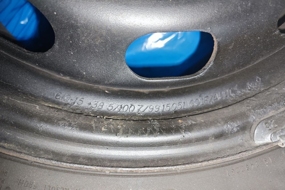koła zimowe felgi 5x100 195/65R15 Barum Polaris 5 VW Golf New Beetle