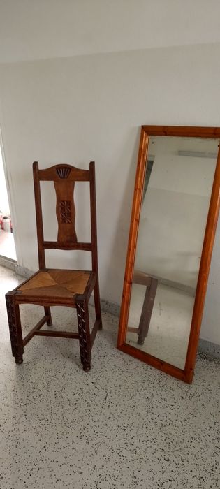 Meble stół rozkładany plus mix krzeseł całość 150 zł