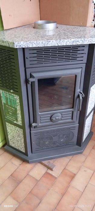 Salamandra a lenha marca Solzaima ventilada