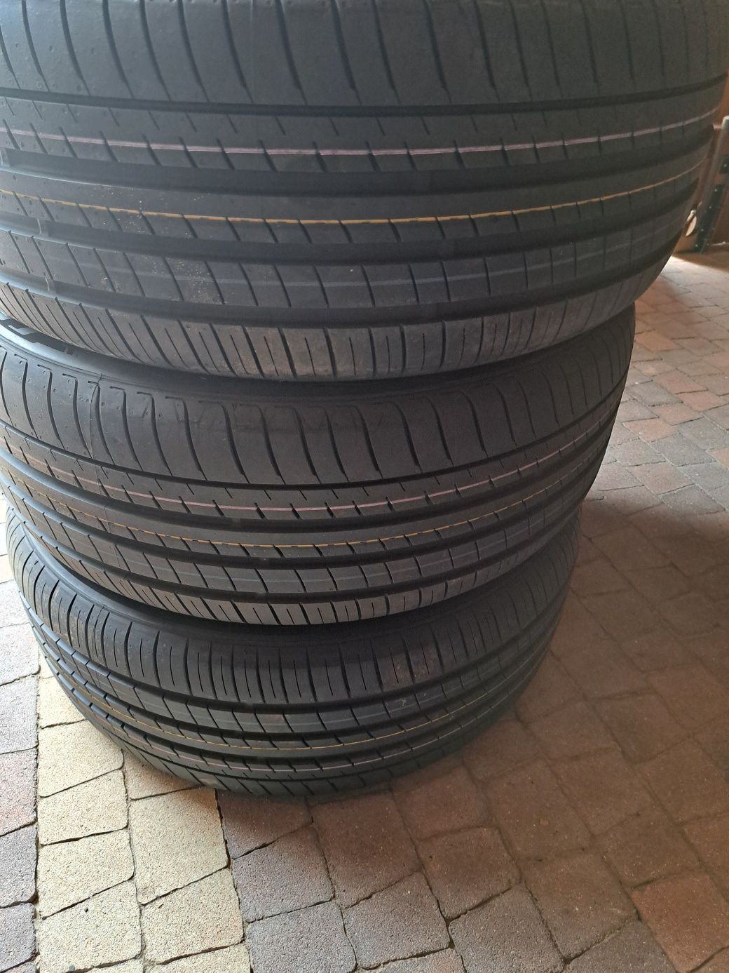 Opony  Tucson 235 50 R19 103V komplet Nexen Nfera nieużywane continent