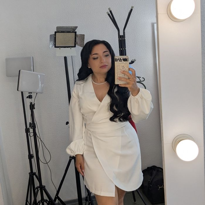 Сукня молочно-білого кольру