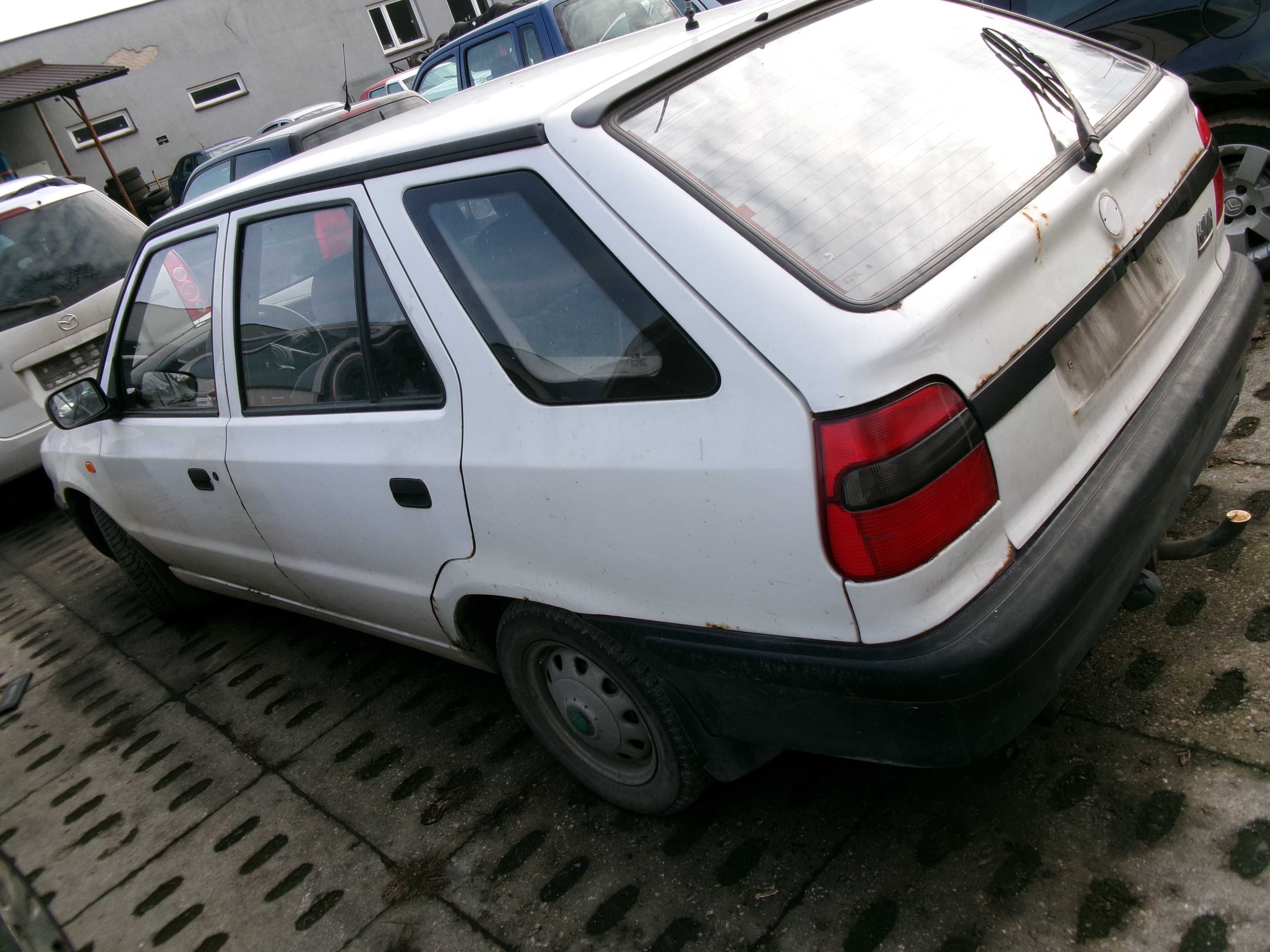 Skoda Felicia 1.6 benzyna 75KM w całości na części #240