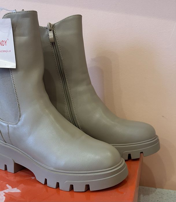 Челсі, черевики, ботінки нові бежеві  весна 39р