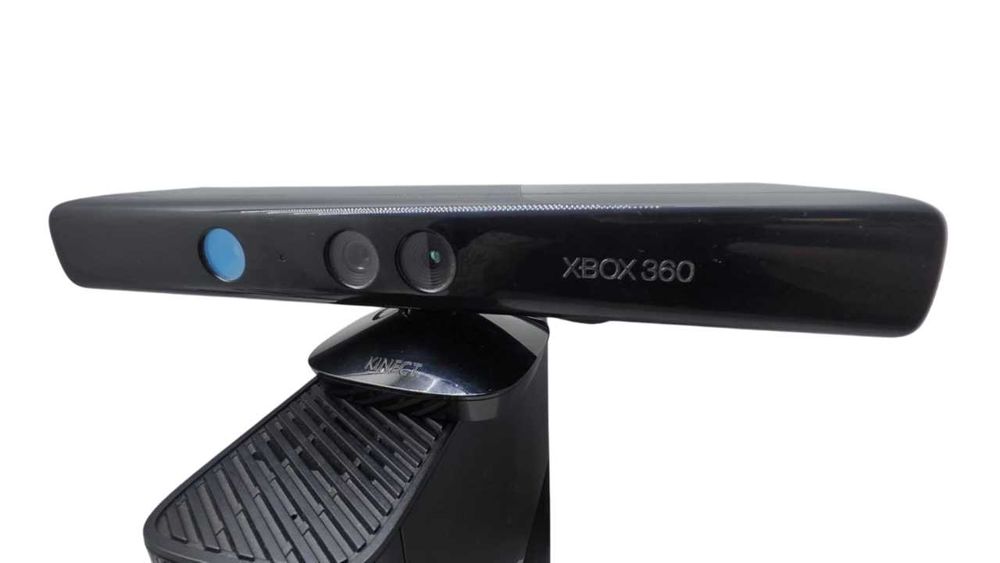 Konsola Xbox 360 E 500GB - 2x pad - kinect - 4x gra - MEGA ZESTAW