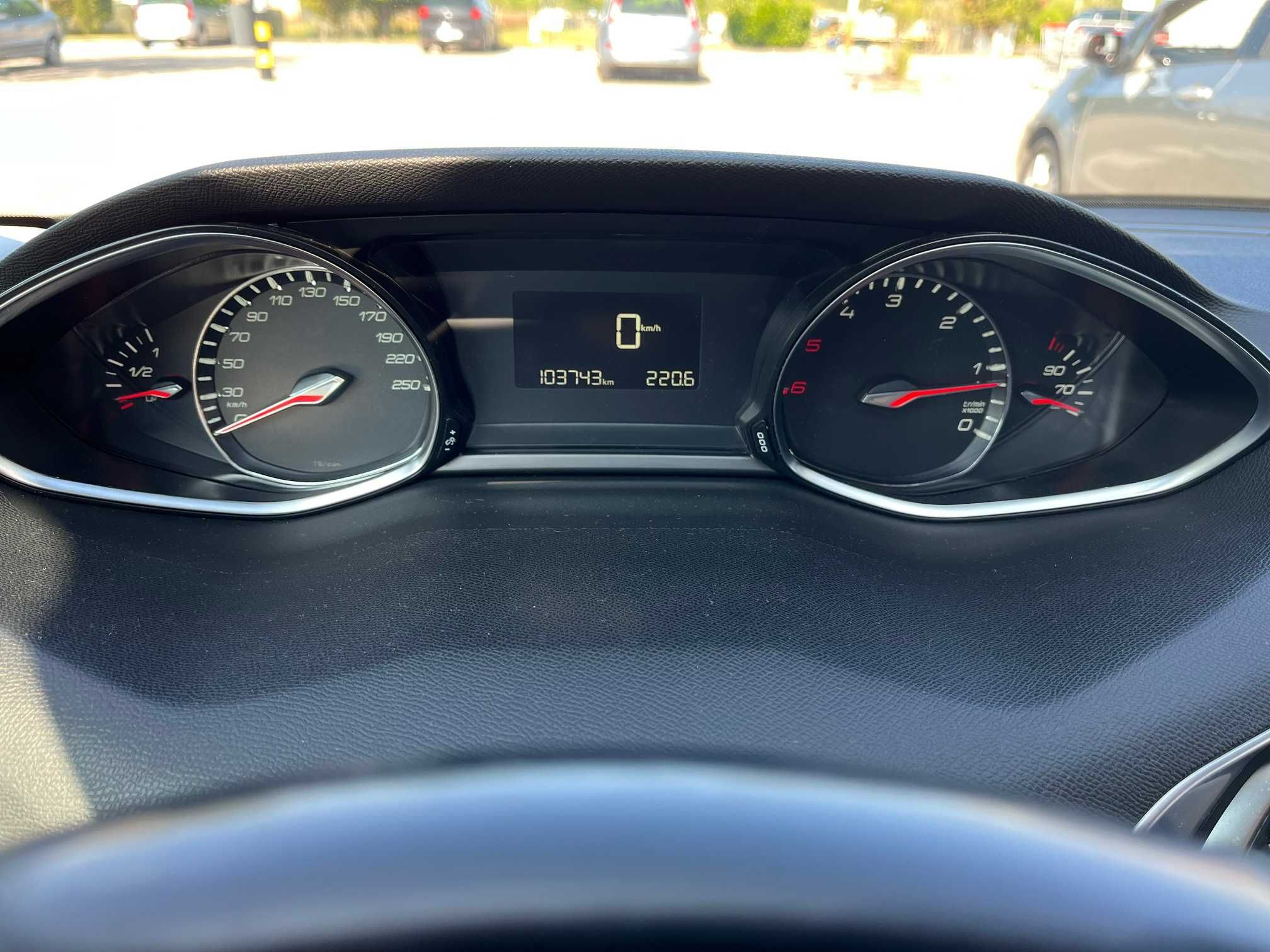 Peugeot 308 Allure 1.5 BlueHDi 130cv GPS / Vidros Escurecidos
