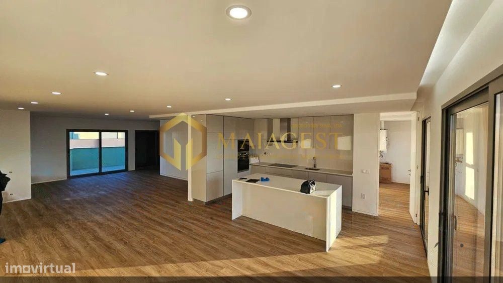 Apartamento T2 com Vista Mar em Condomínio Fechado