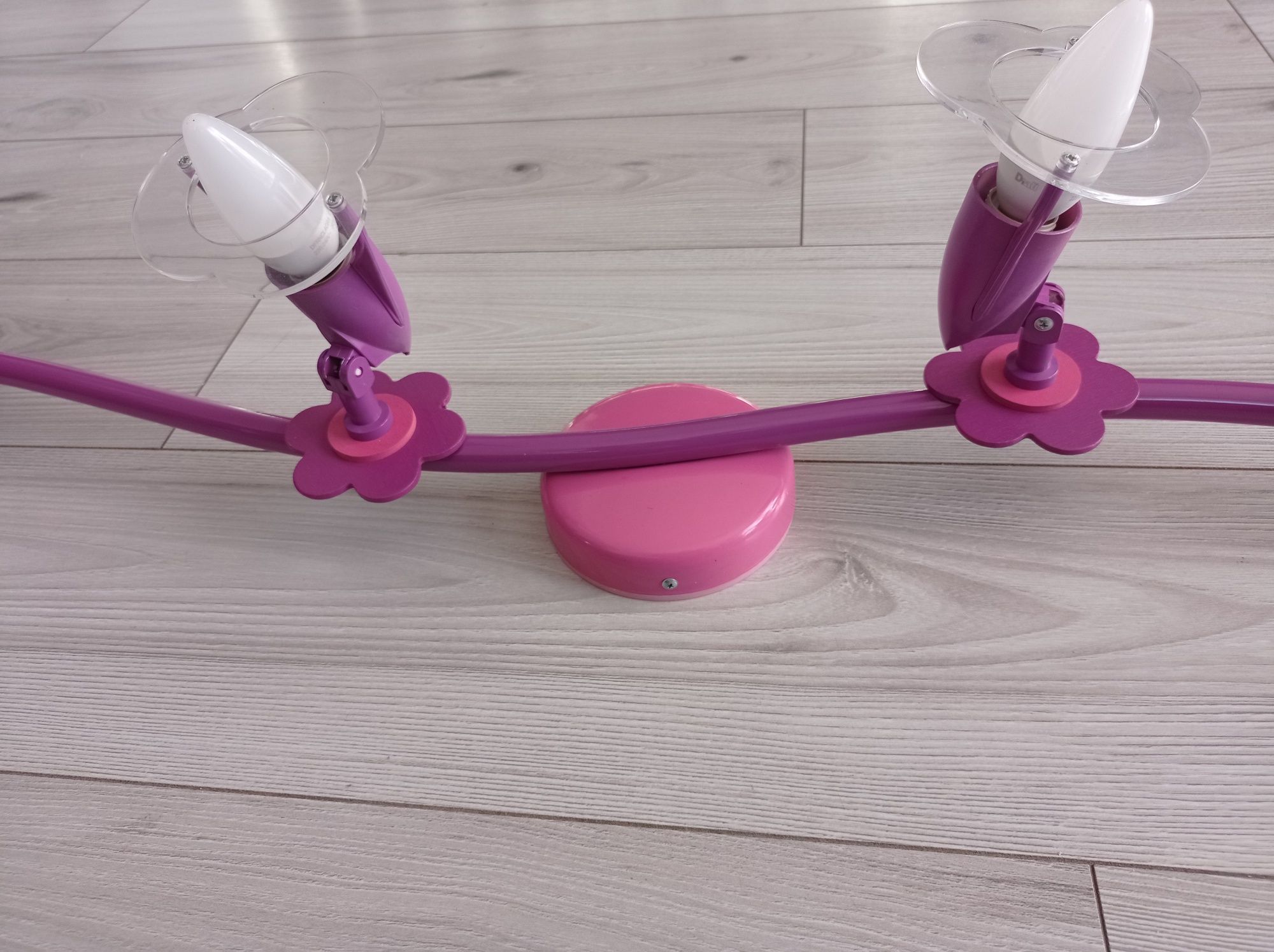Lampa do pokoju dziewczynki