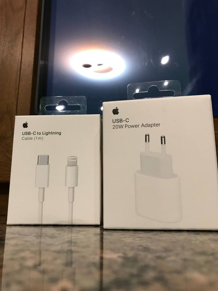 Зарядка блок 20W кабель USB-C Лайтинг.Быстрая зарядка.