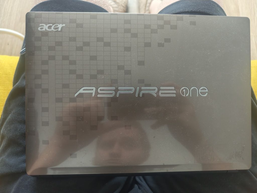 Laptop Acer Aspire One ZH9