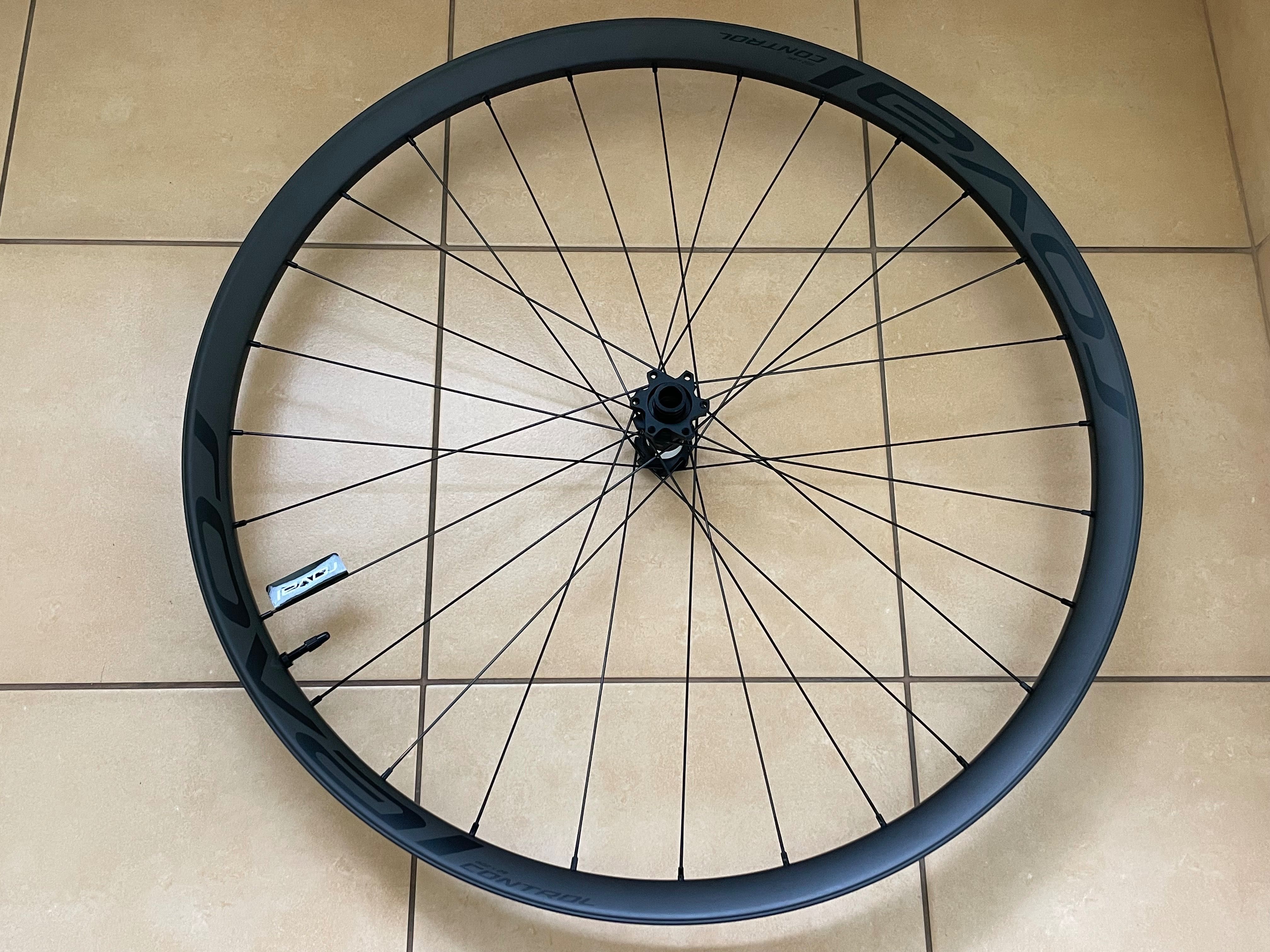 Nowe koła karbonowe Specialized Roval Control Carbon 29 6B XD DT SWISS