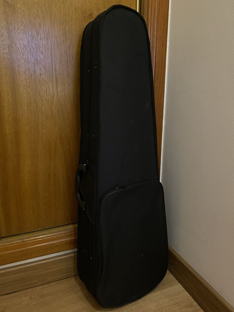 Violino quase nunca usado