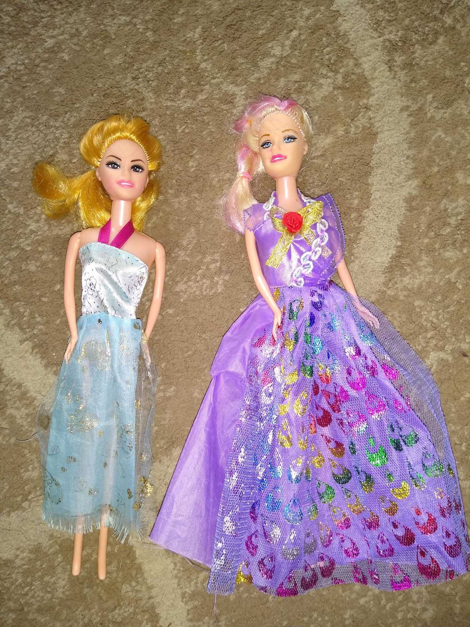 дві лялки для дівчинки