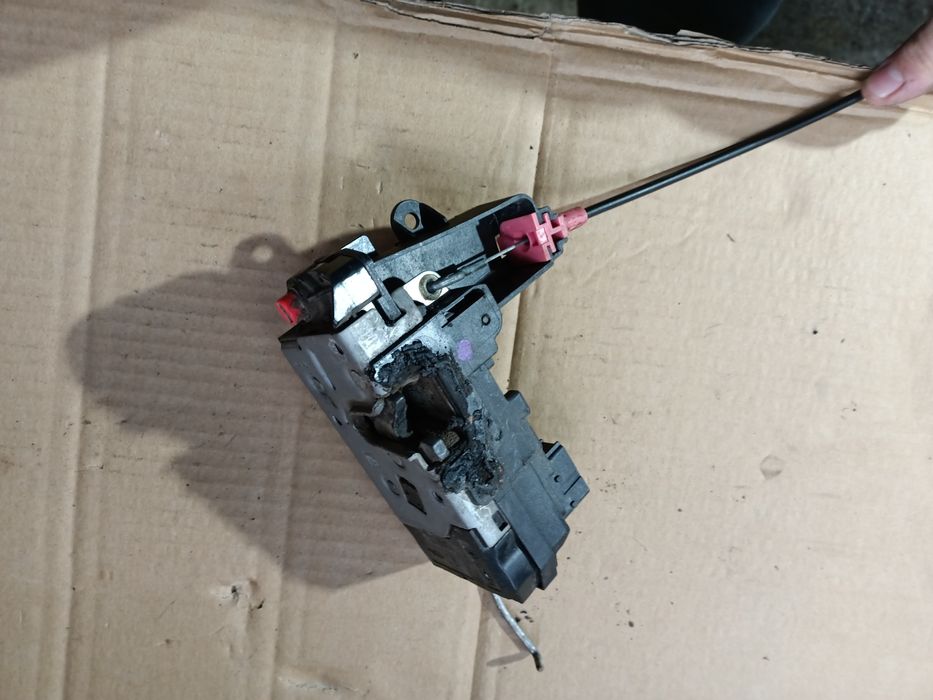 Zamek drzwi prawy tył tylny Opel Zafira B 4 piny