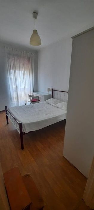 T2 grande mobilado com 2 frentes no Covelo-Paranhos.