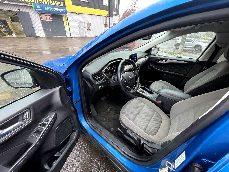 Продам Ford Escape 2021