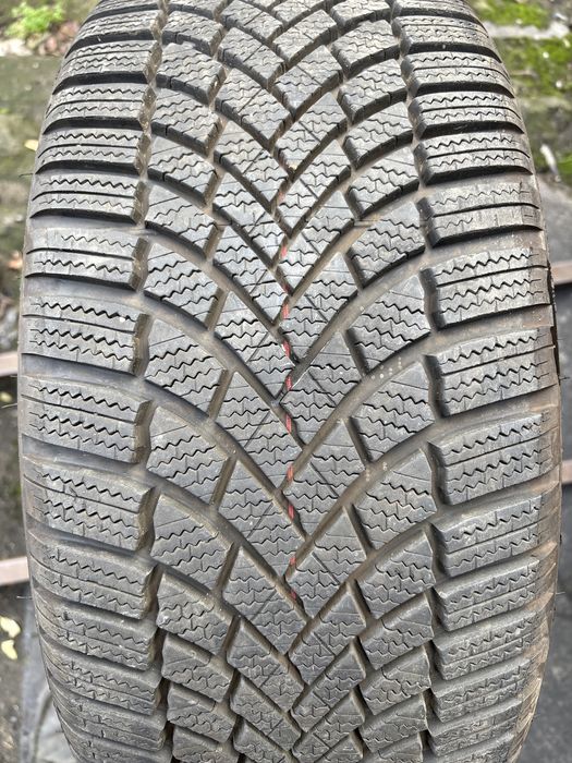Opona 225/40R19 Brigdestone Blizzak LM005