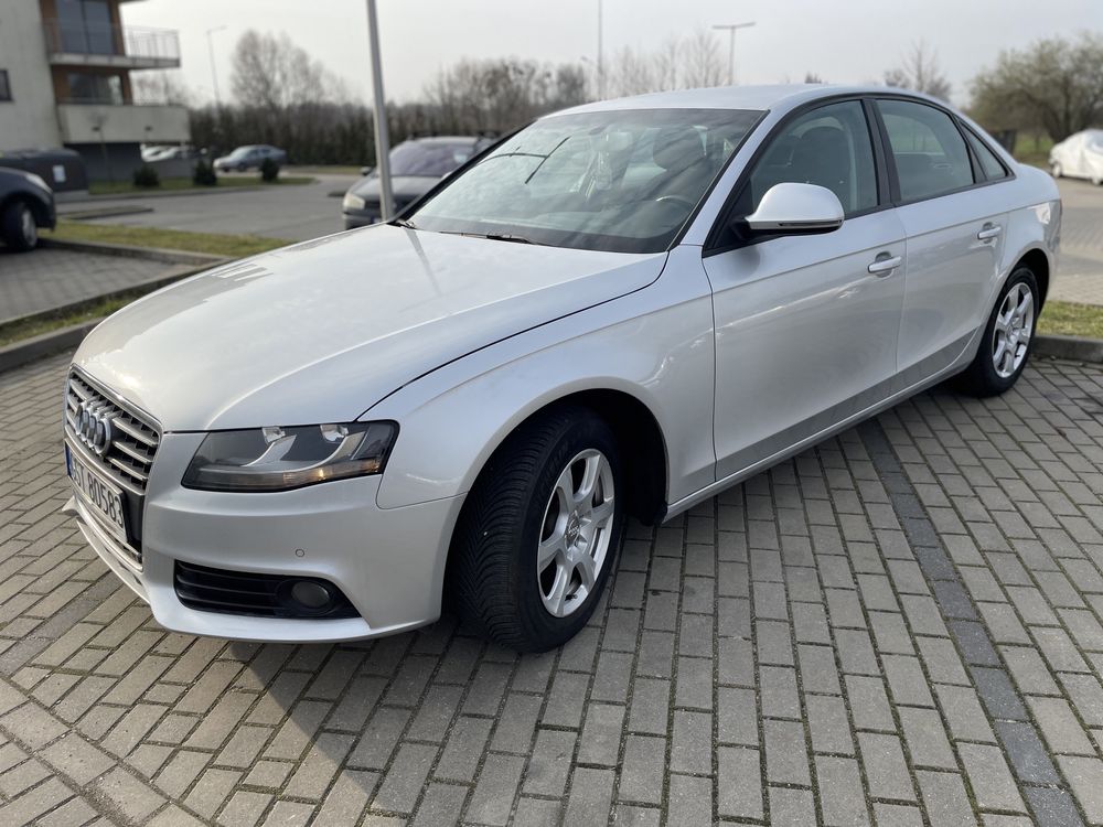 Audi A4 S-line B8 2.0 Diesel 143KM Sedan MMI czujniki cofania stan bdb