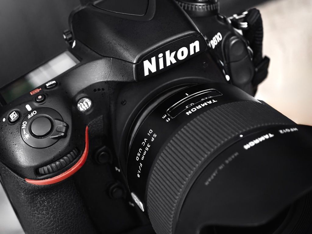 Профессиональная Камера Nikon D810 Body + Tamron 35mm + Вспышка SB910