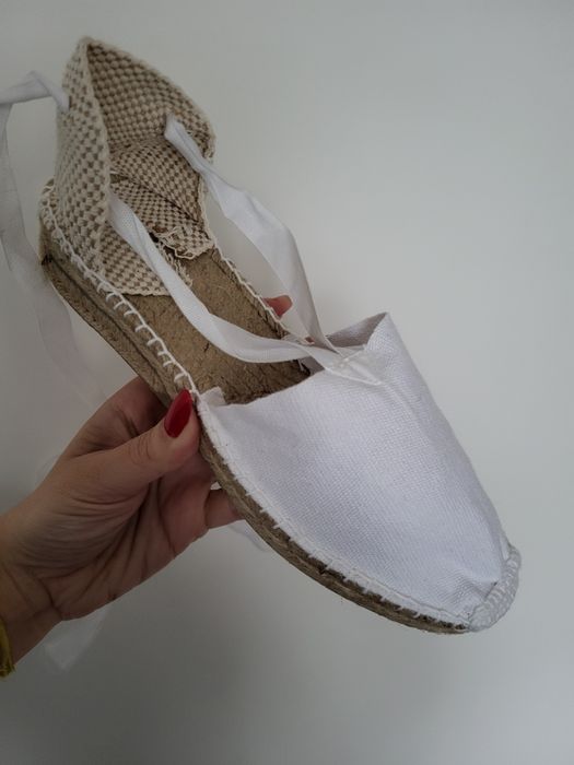 Vendo alpercatas brancas tamanho 38