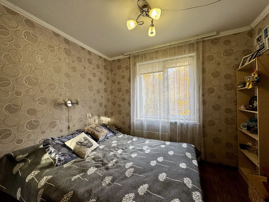 Продам 4-кімнатну квартиру в ПЗР