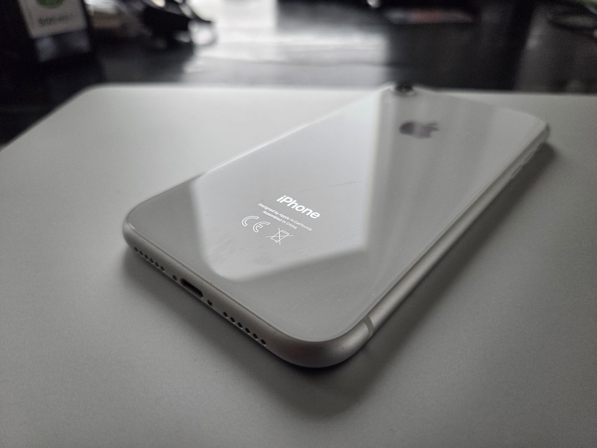 IPhone xR 64GB biały