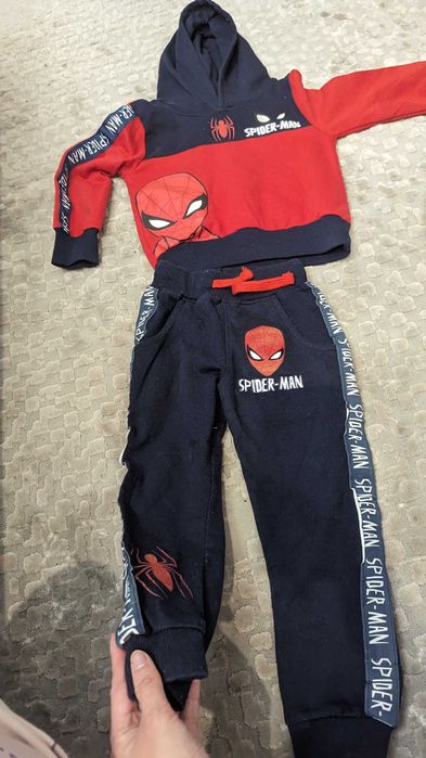 Dresy chłopięce 98 spider Man