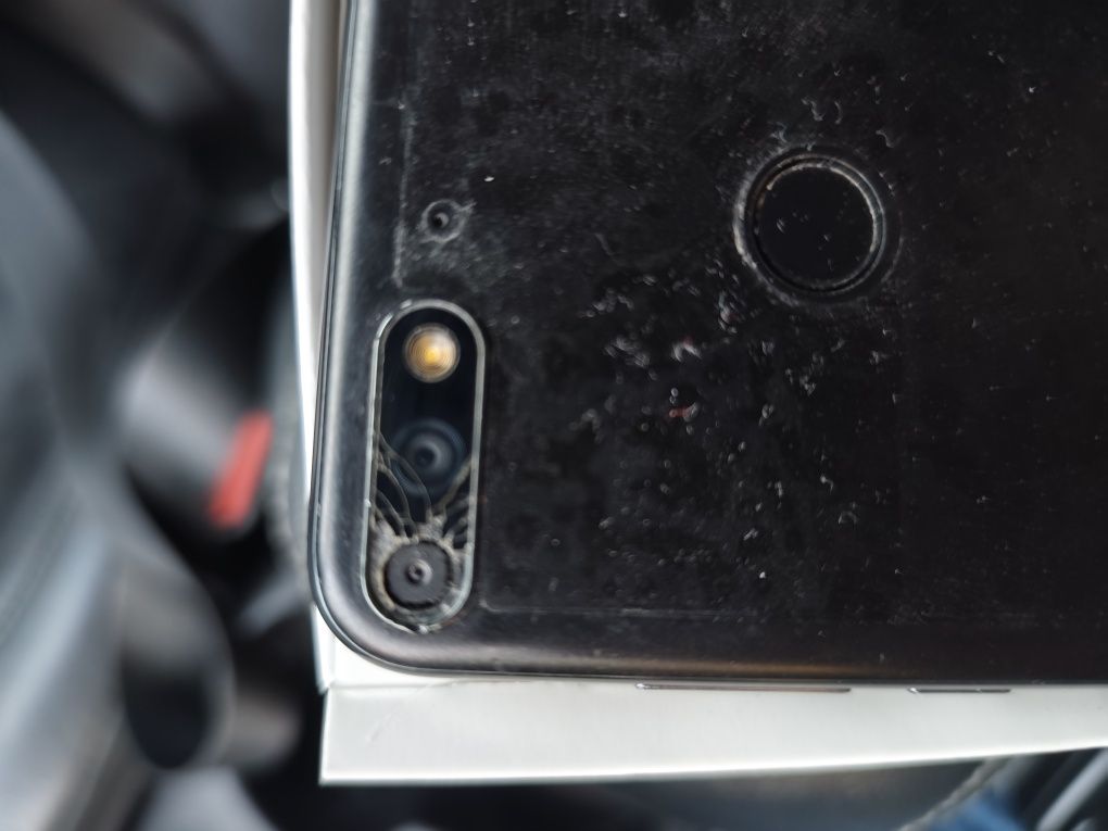 Смартфон Huawei Y7 Prime 2018